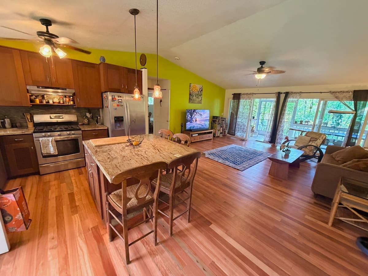 Home in Keaau · ★4.76 · 3 bedrooms · 3 beds · 2 shared baths - Photo 1