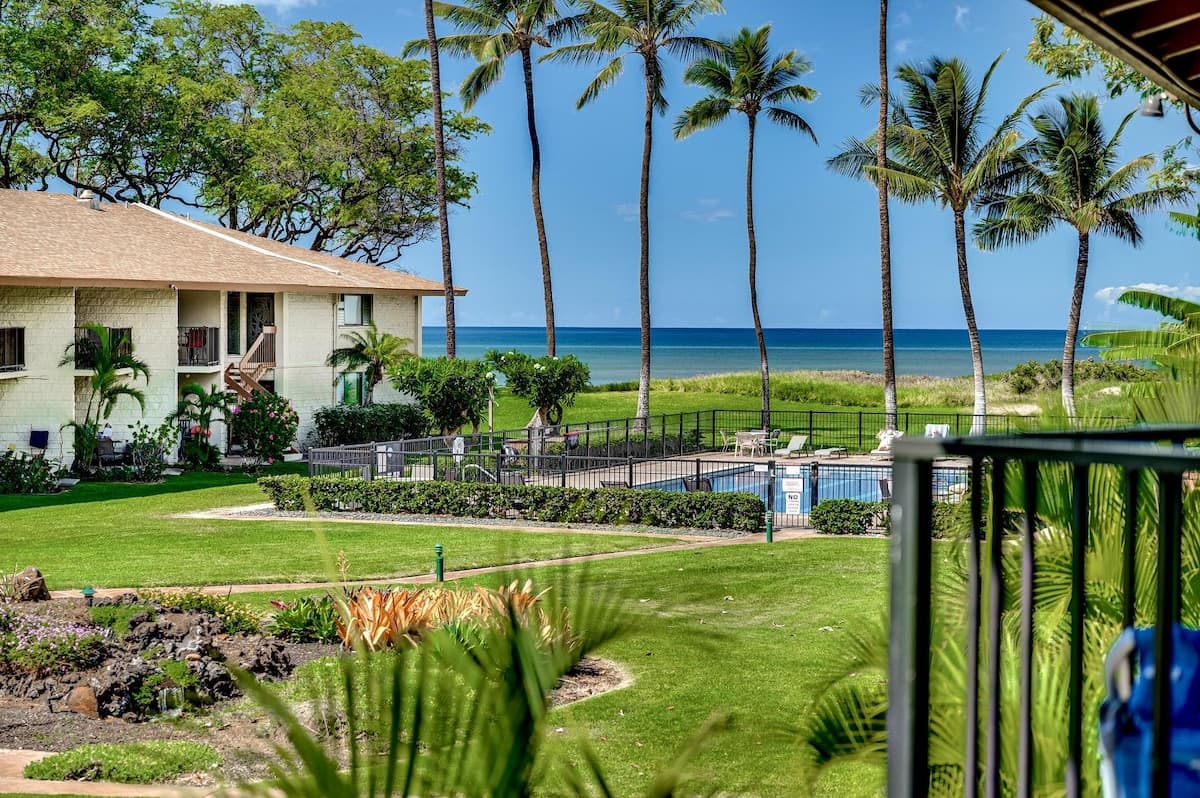 Condo in Kihei · ★4.92 · 1 bedroom · 2 beds · 1 shared bath - Photo 2