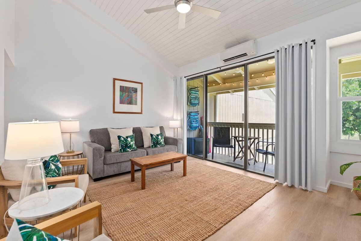 Condo in Kahuku · ★4.96 · Studio · 2 beds · 1 private bath - Photo 2