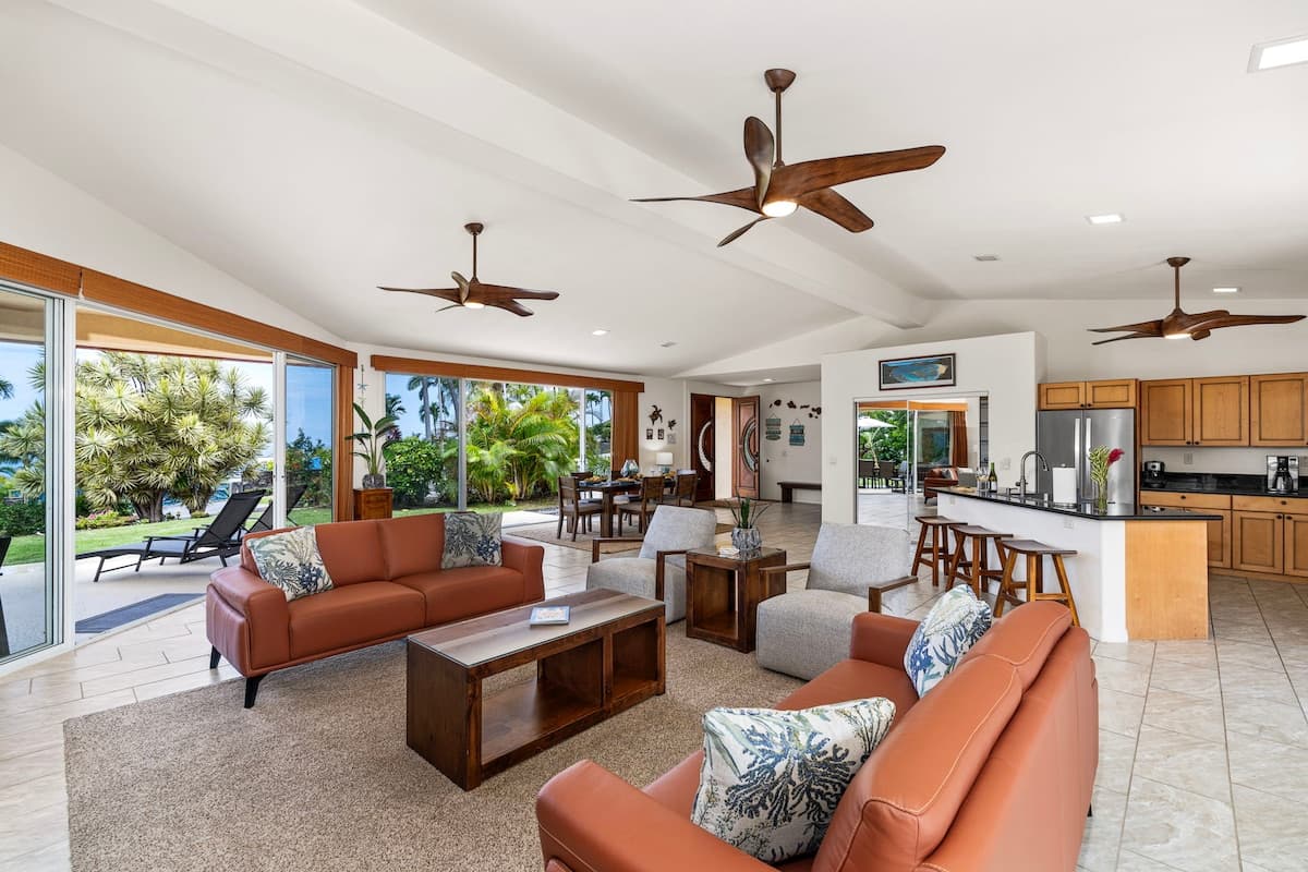 Home in Kailua-Kona · ★4.83 · 3 bedrooms · 4 beds · 2 baths - Photo 2