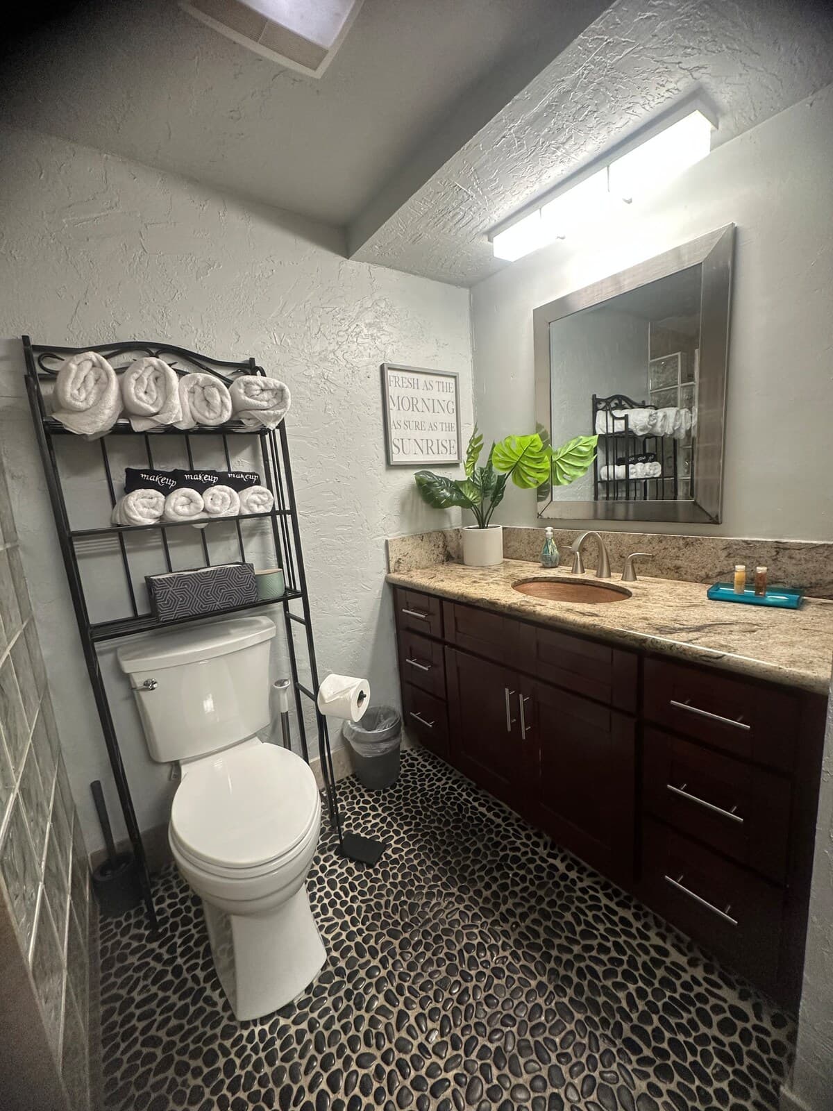 Condo in Kailua-Kona · ★4.92 · 1 bedroom · 2 beds · 1 shared bath - Photo 5