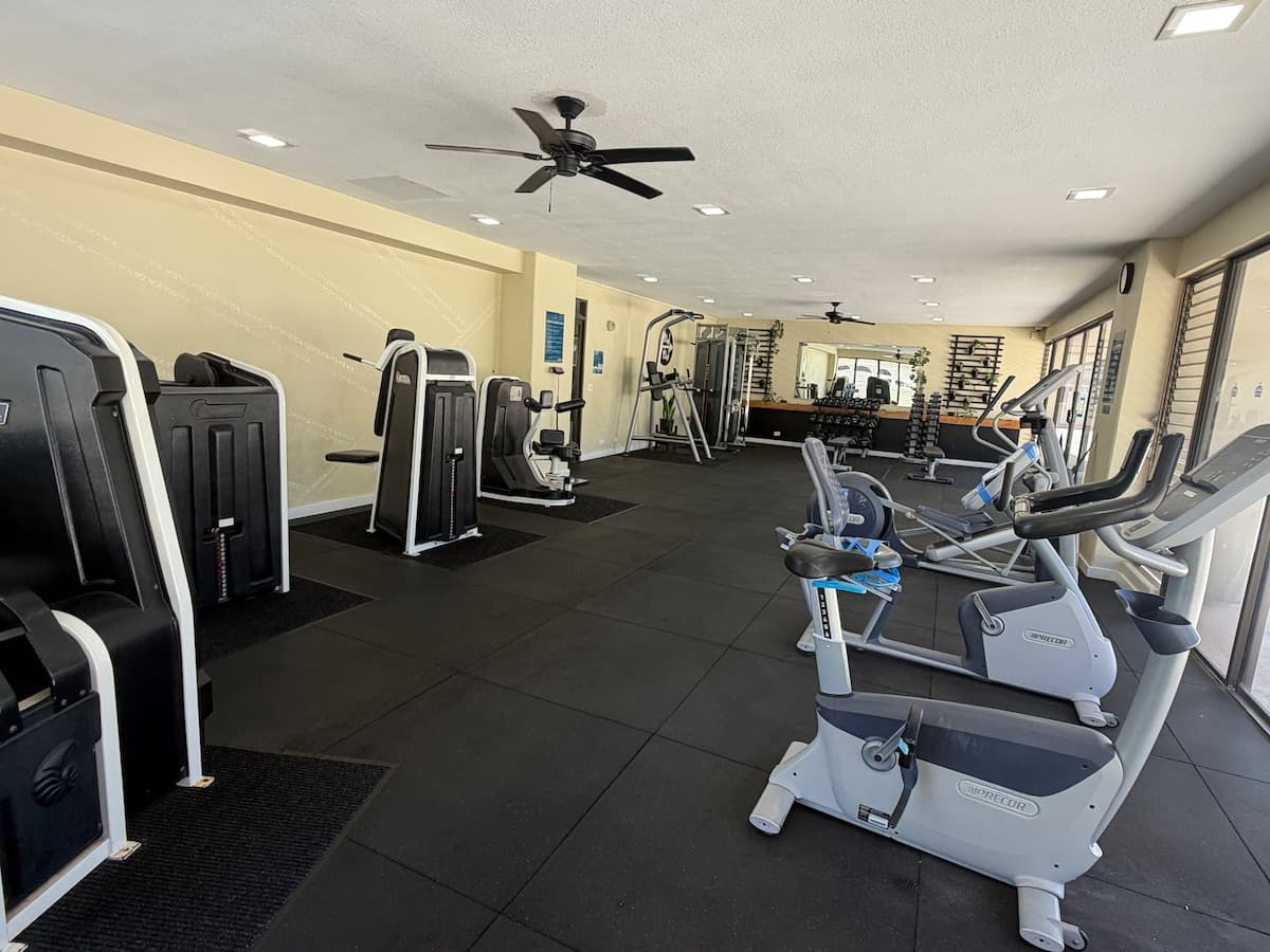 Condo in Honolulu · ★4.82 · 1 bedroom · 2 beds · 1 bath - Photo 4