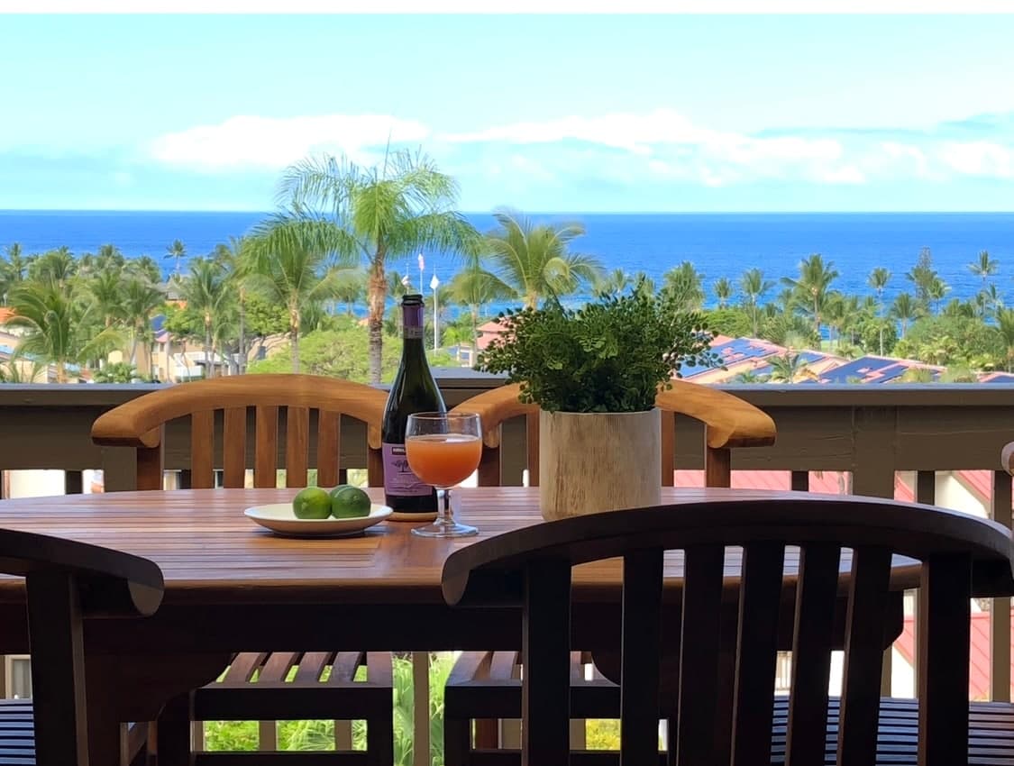Condo in Kailua-Kona · ★4.91 · 2 bedrooms · 2 beds · 2 baths - Photo 2