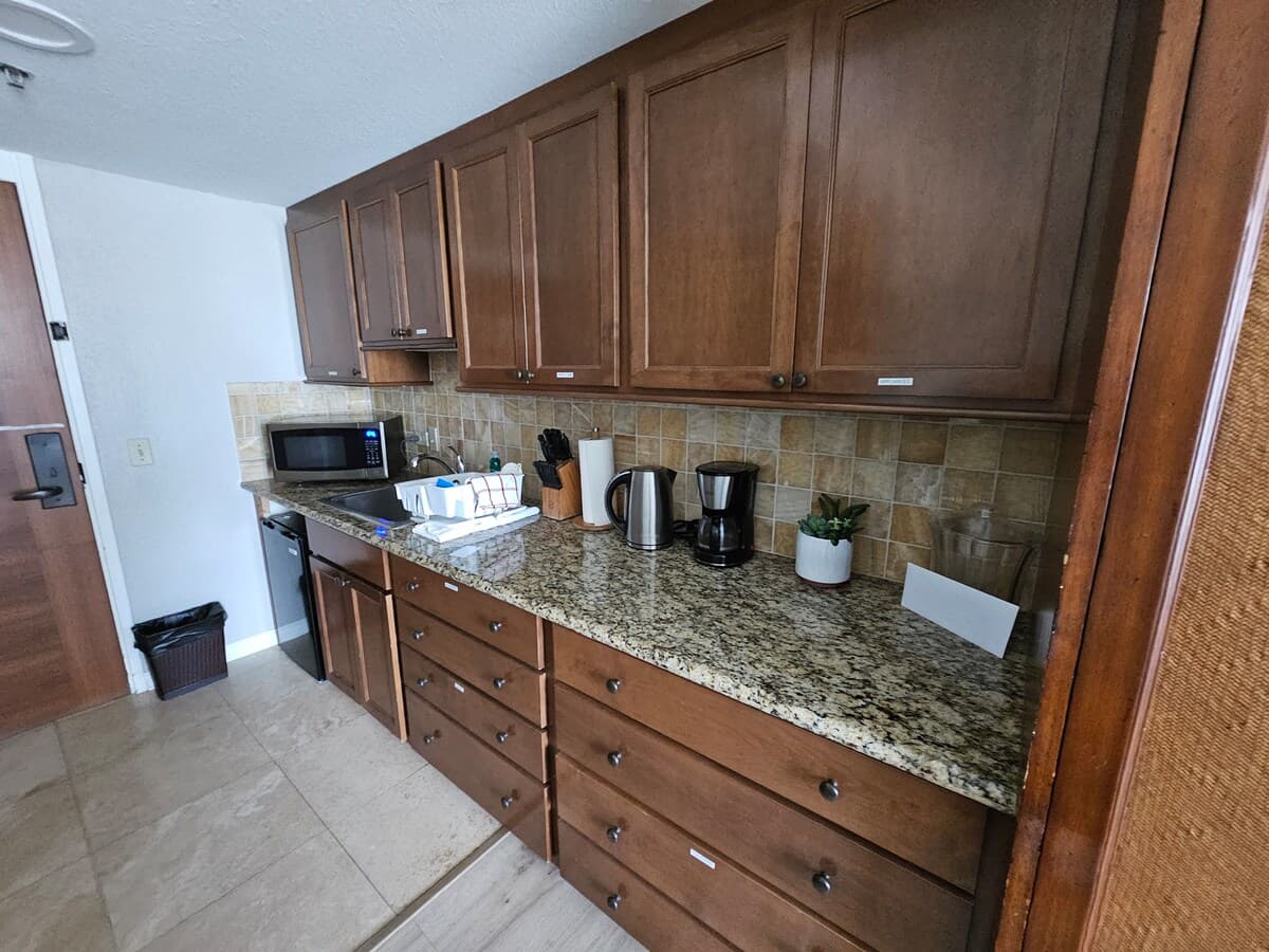 Waikiki Studio Near Beach Fully Equipped - Photo 5