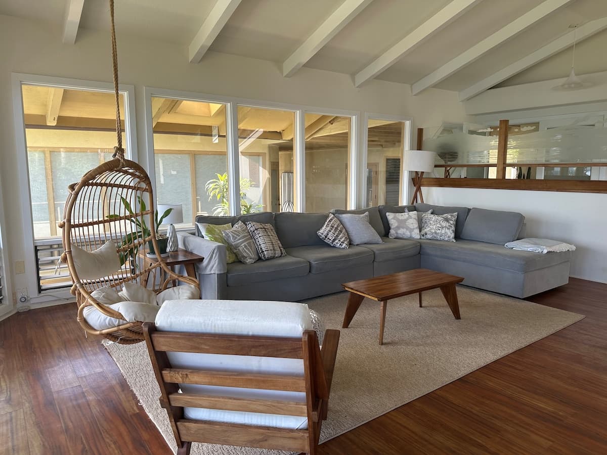 Home in Hilo · ★4.84 · 2 bedrooms · 4 beds · 2 baths - Photo 2