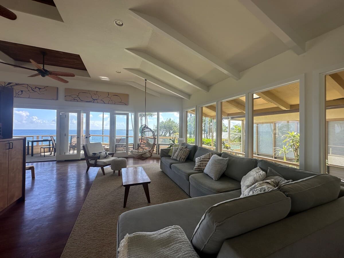 Home in Hilo · ★4.84 · 2 bedrooms · 4 beds · 2 baths - Photo 3