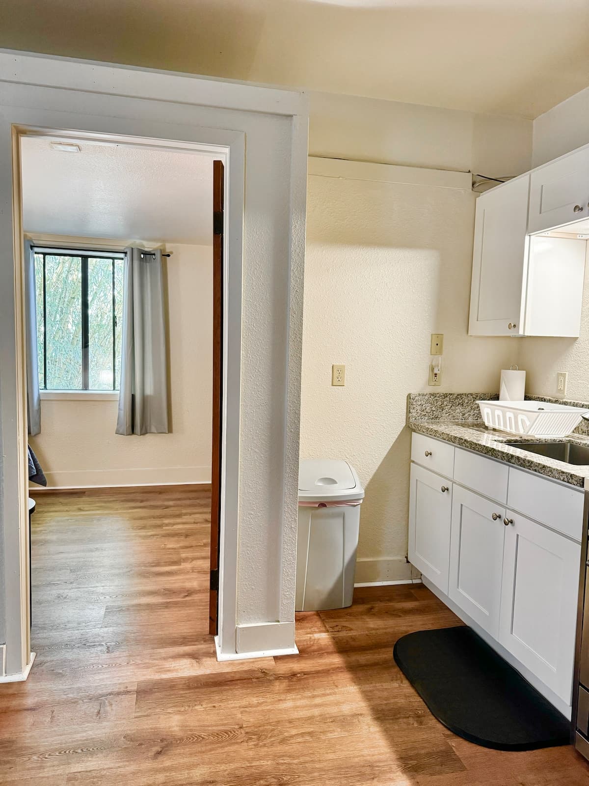 Condo in Hilo · ★4.39 · 1 bedroom · 1 bed · 1 private bath - Photo 3