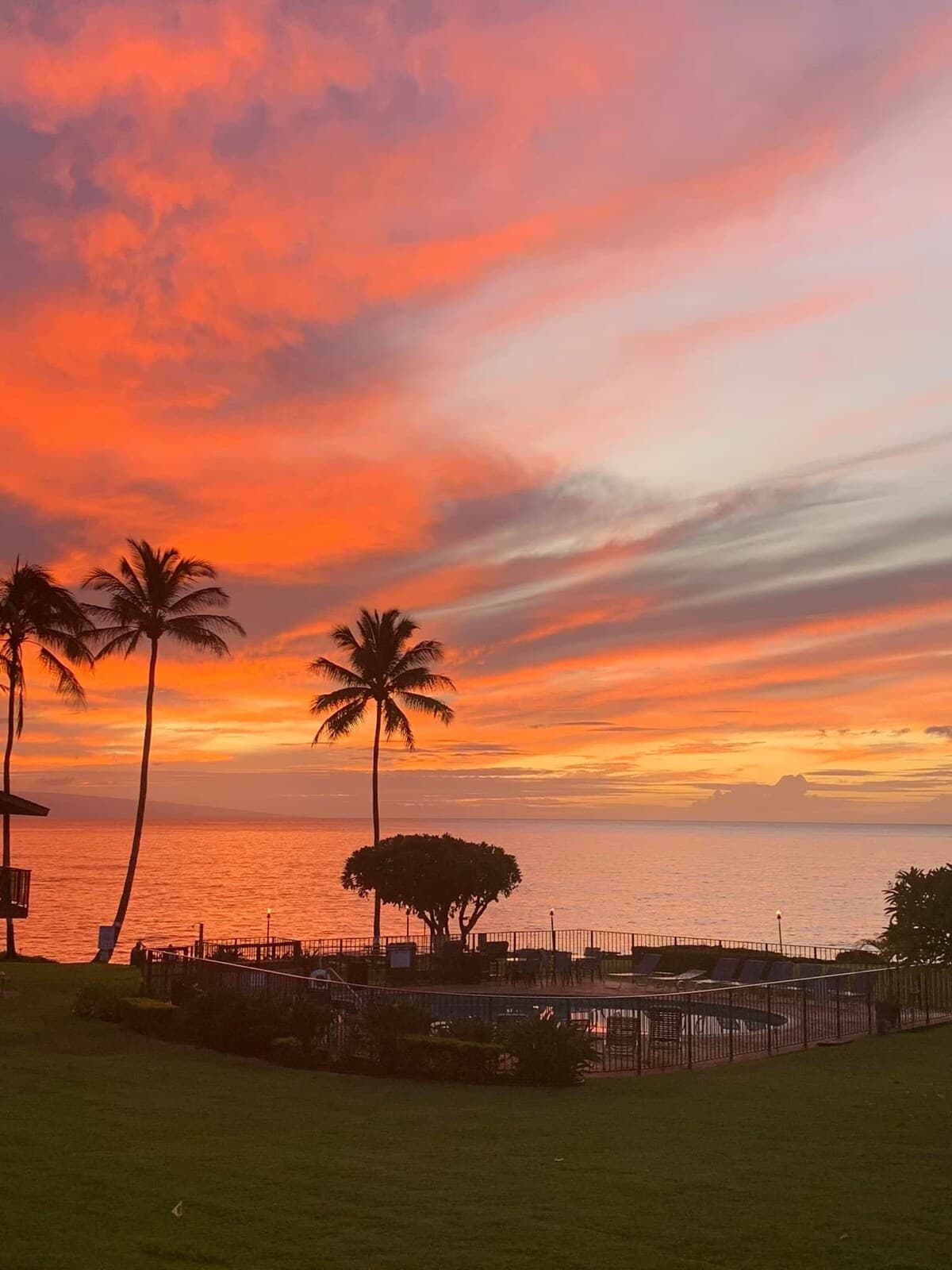 Condo in Lahaina · ★4.57 · 2 bedrooms · 3 beds · 2 private baths - Photo 2
