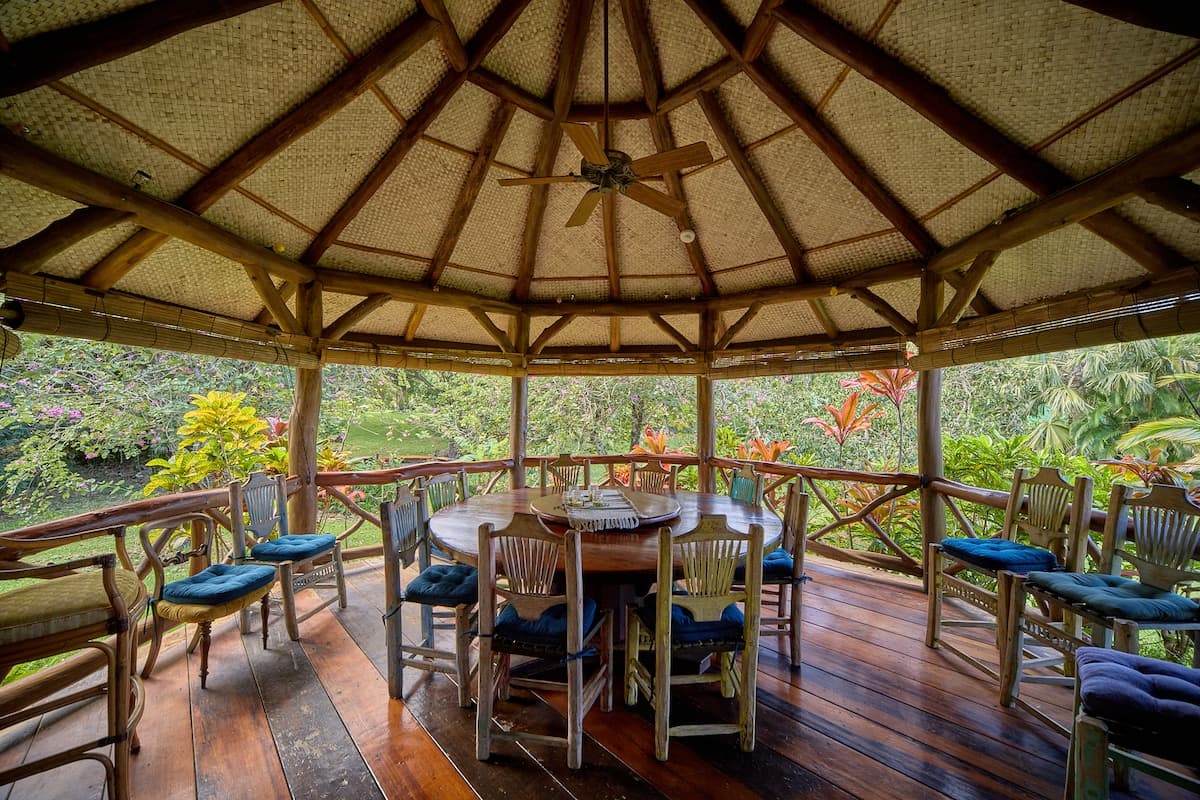 Cabin in Kapaau · ★4.98 · 1 bedroom · 2 beds · 1 shared bath - Photo 3