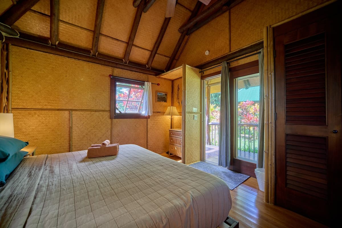 Cabin in Kapaau · ★4.98 · 1 bedroom · 2 beds · 1 shared bath - Photo 1
