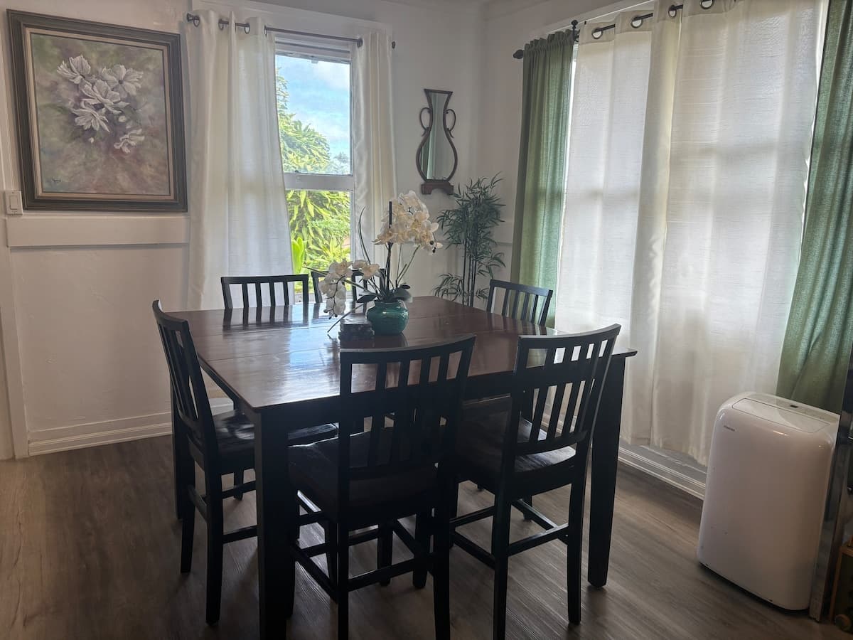 Home in Hilo · ★4.87 · 2 bedrooms · 2 beds · 1 shared bath - Photo 5