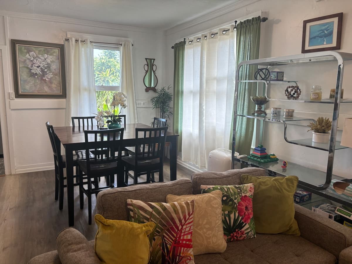 Home in Hilo · ★4.87 · 2 bedrooms · 2 beds · 1 shared bath - Photo 1