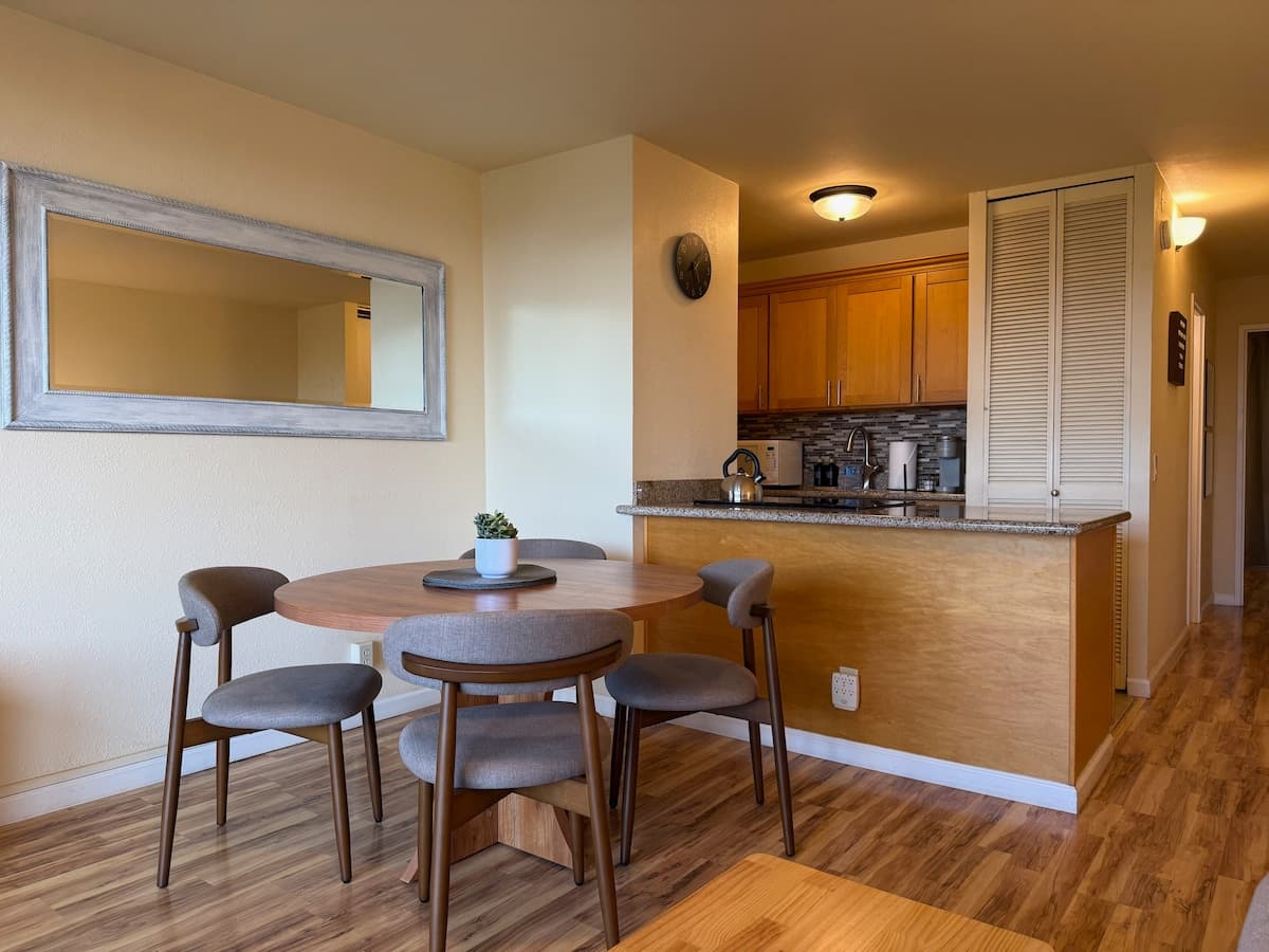 Condo in Kihei · ★4.94 · 1 bedroom · 1 bed · 1 private bath - Photo 5