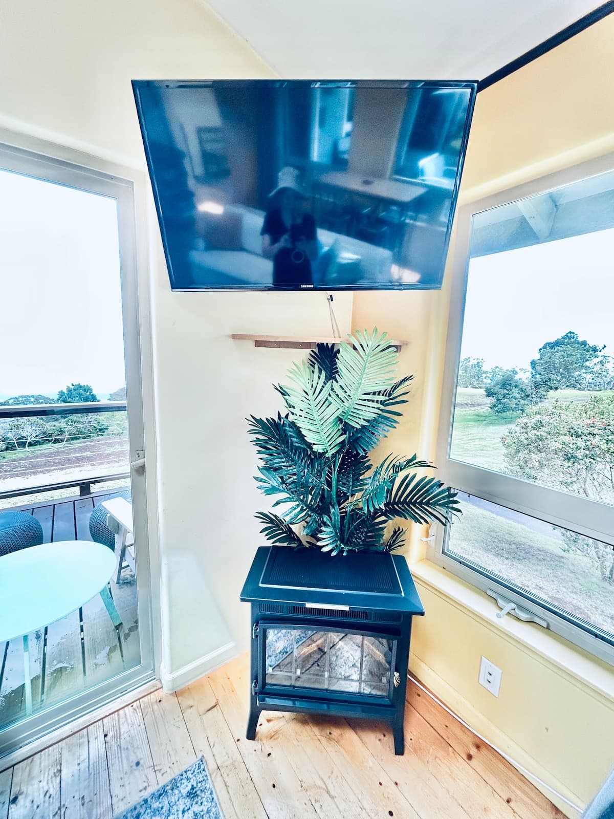 Oceanview Cottage away from heat! w/ County Permit - Photo 4