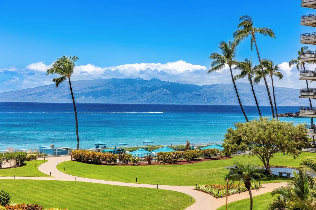 Condo in Lahaina · ★4.77 · 1 bedroom · 1 bed · 2 baths - Photo 2