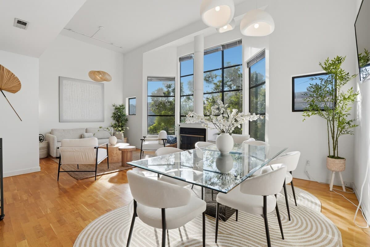 Spacious Hayes Valley Condo, Sleeps 6, Work-Ready - Photo 3