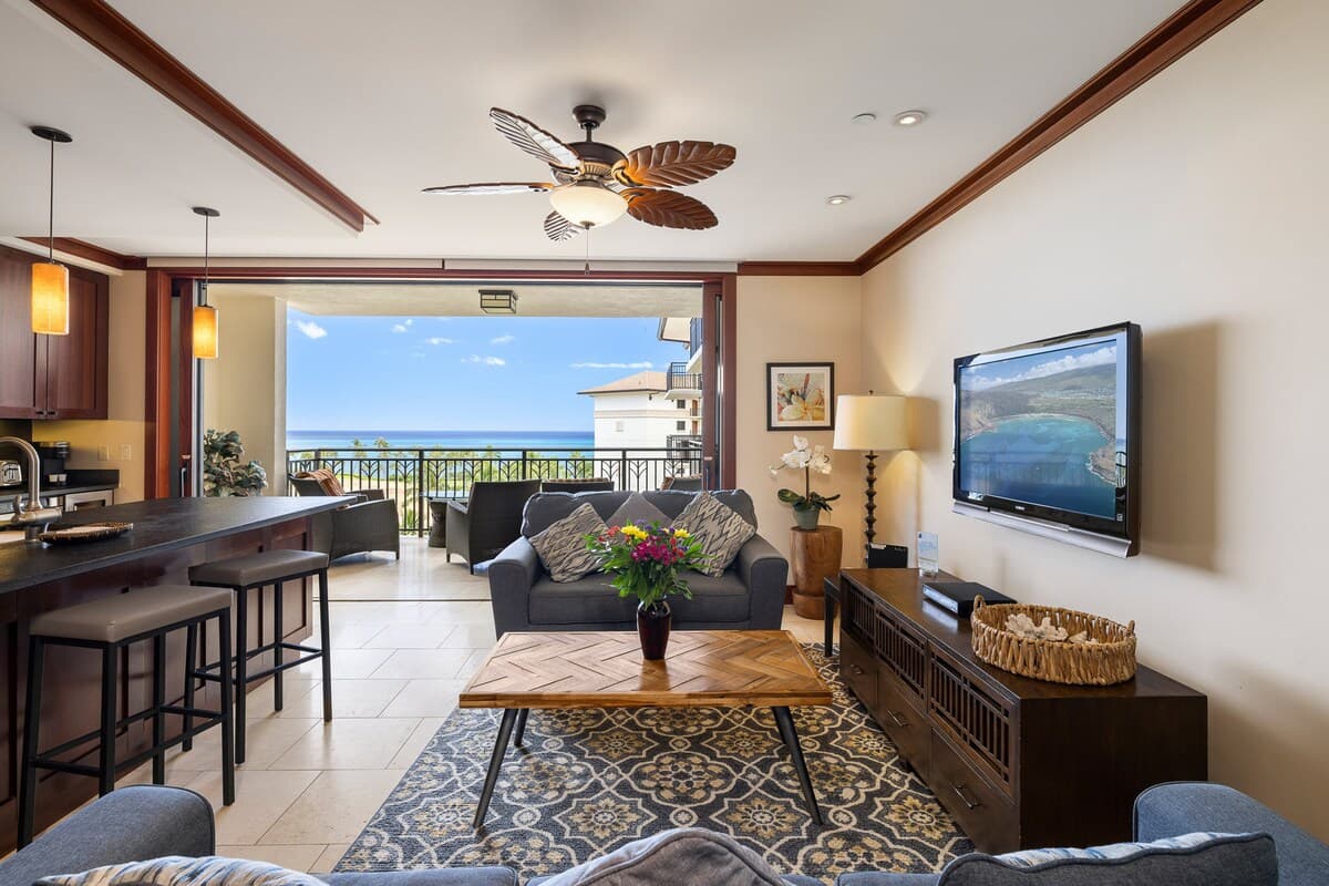 Villa in Honolulu County · ★4.88 · 2 bedrooms · 4 beds · 2 private baths - Photo 3