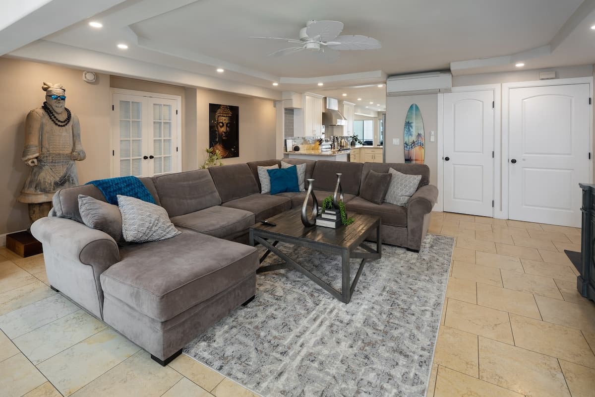 Condo in Honolulu · ★4.97 · 2 bedrooms · 3 beds · 2 private baths - Photo 1