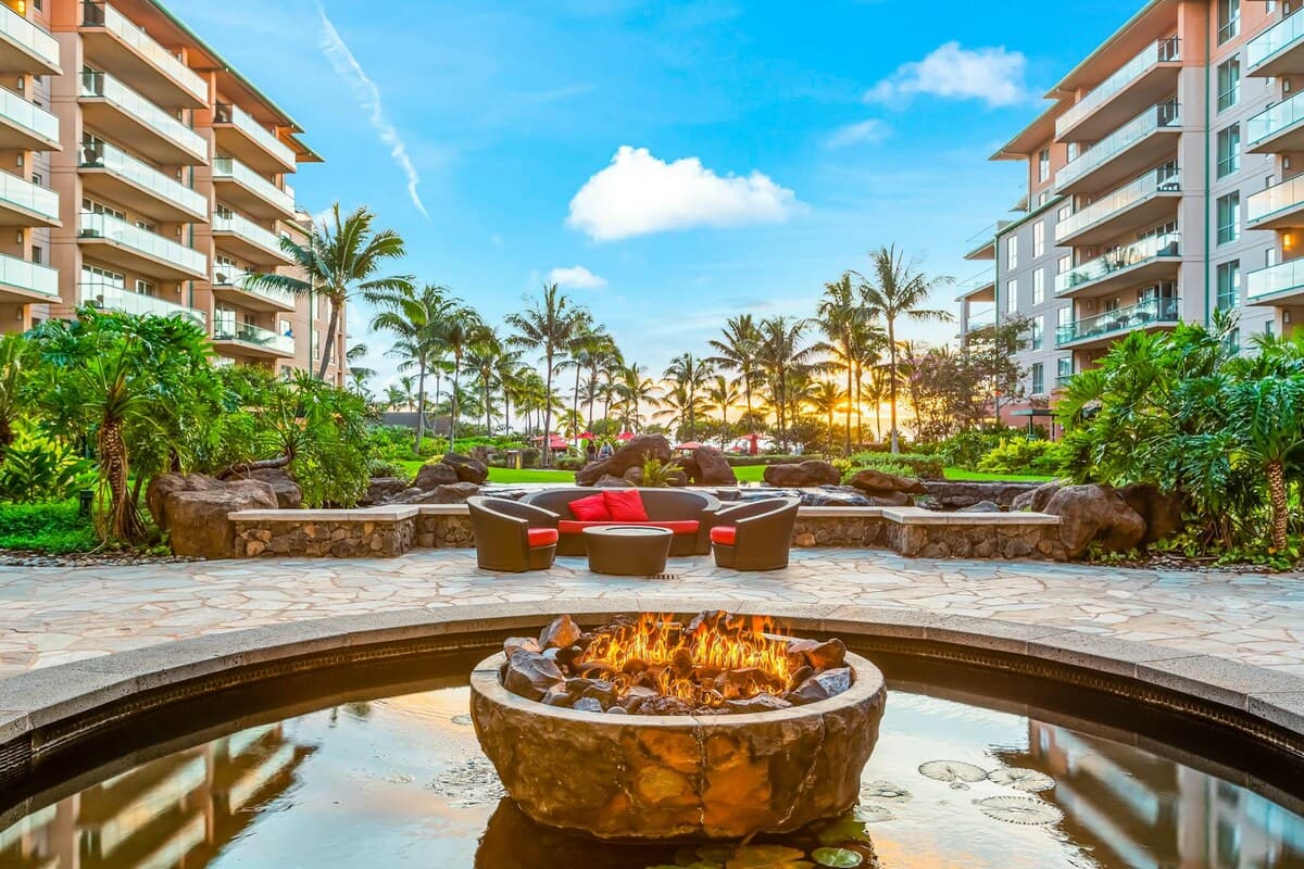 Condo in Lahaina · ★4.69 · 2 bedrooms · 3 beds · 2 shared baths - Photo 4