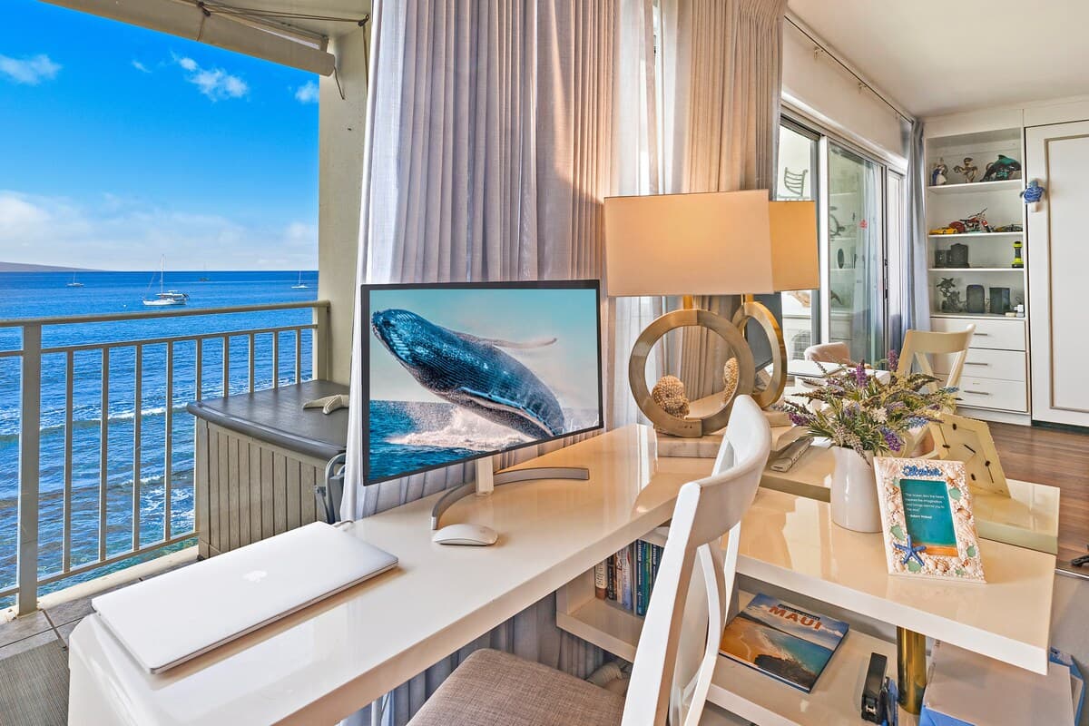 Condo in Lahaina · ★4.96 · 1 bedroom · 2 beds · 1 bath - Photo 4