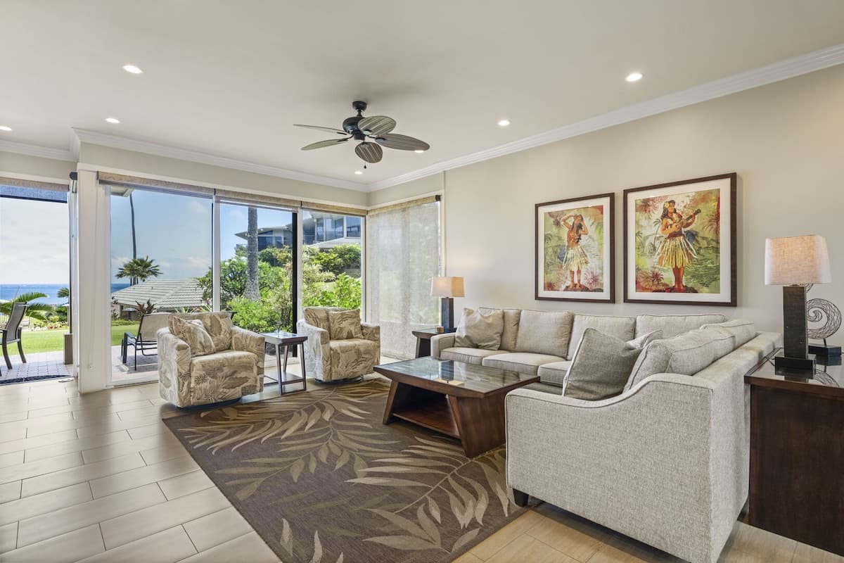 Condo in Lahaina · ★4.8 · 1 bedroom · 2 beds · 1 bath - Photo 3