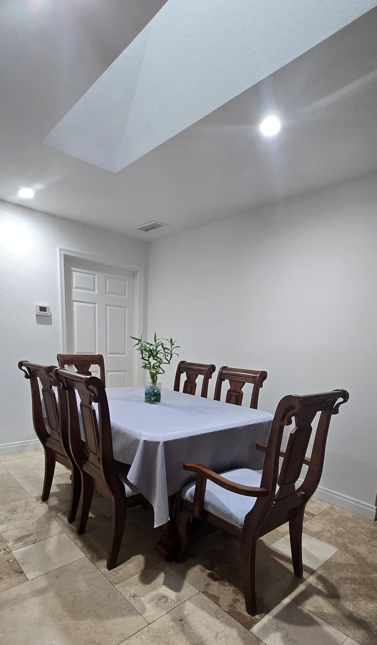 Renovated 3BR with Private Yard, Pet-Friendly - Photo 5
