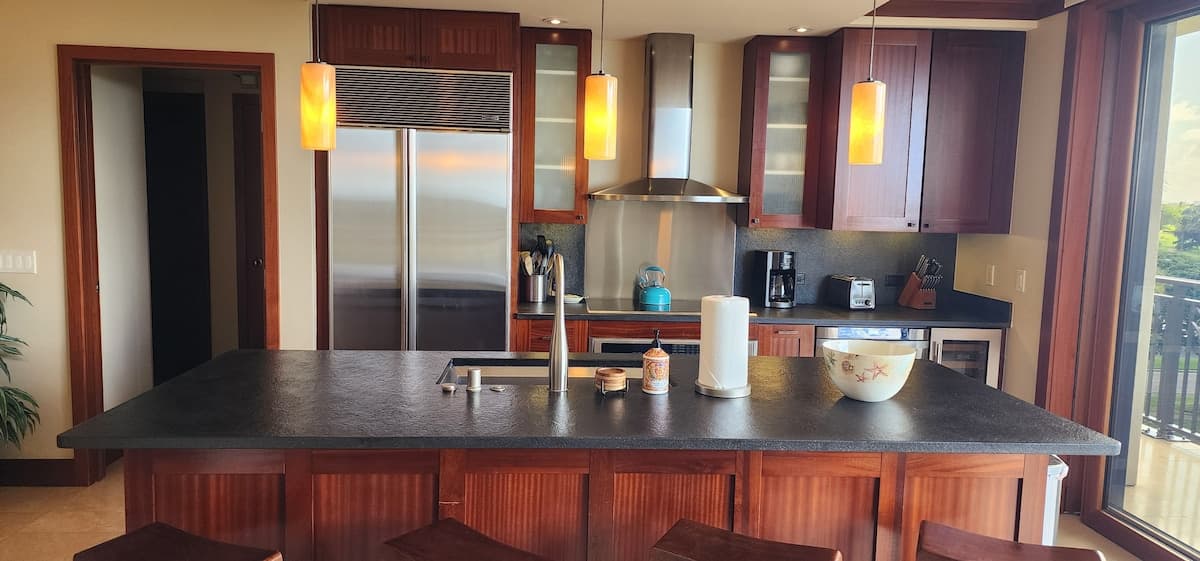 Condo in Kapolei · ★4.93 · 2 bedrooms · 4 beds · 2 private baths - Photo 5