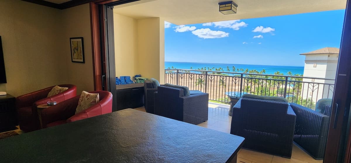Condo in Kapolei · ★4.94 · 3 bedrooms · 4 beds · 2.5 private baths - Photo 4
