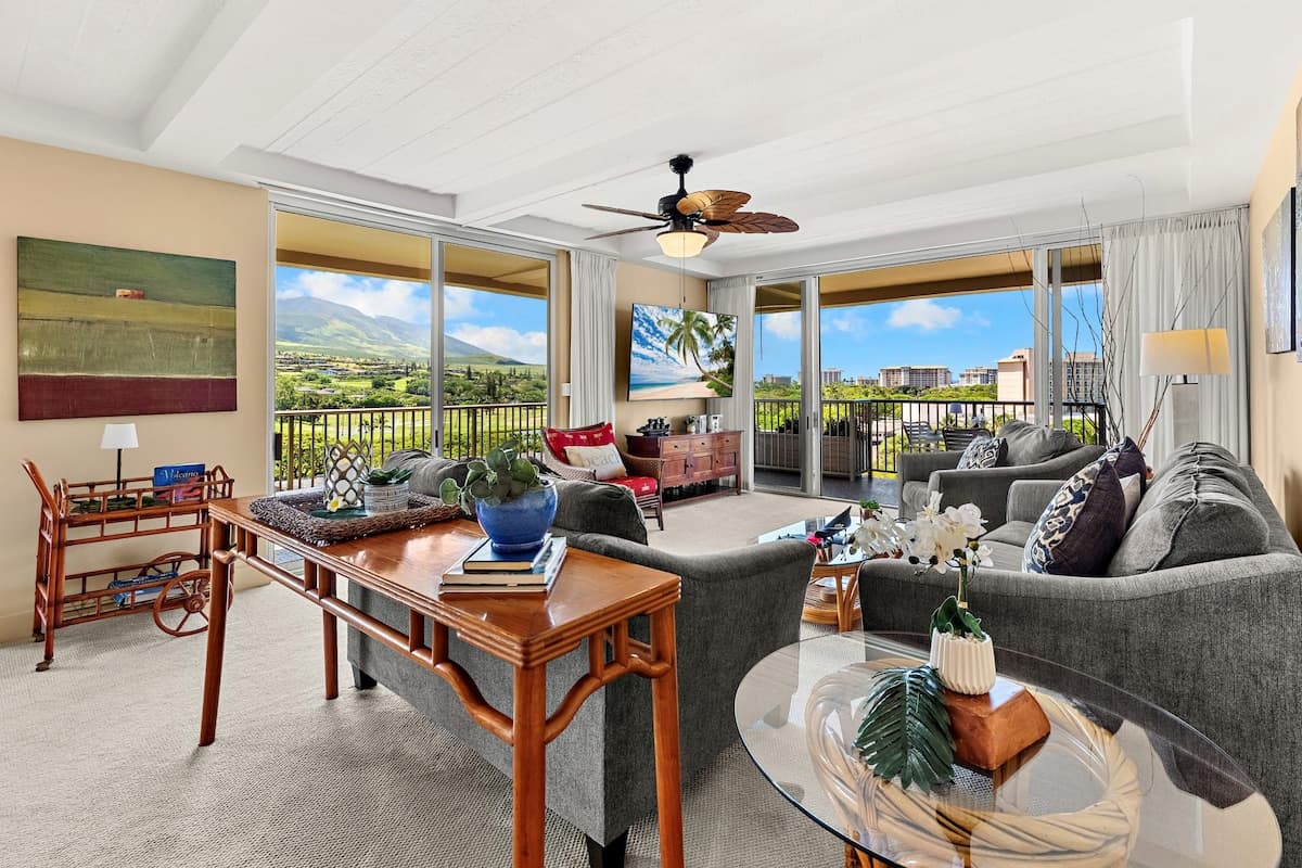 Condo in Lahaina · ★4.75 · 2 bedrooms · 4 beds · 2 baths - Photo 5
