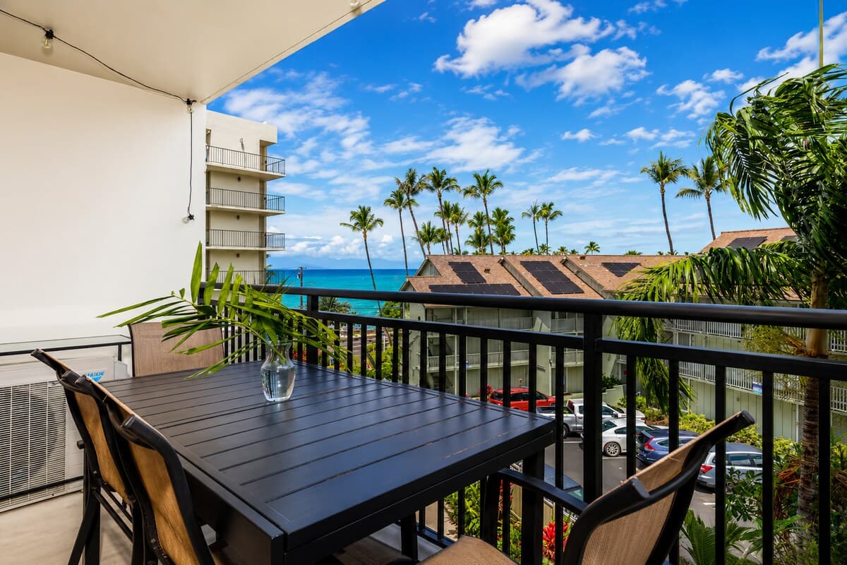 Condo in Kailua-Kona · ★4.86 · 2 bedrooms · 3 beds · 2 baths - Photo 4