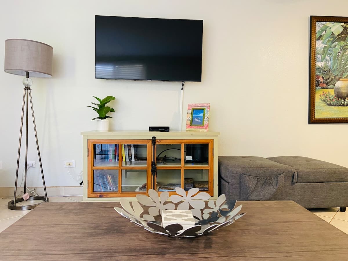 Condo in Kihei · ★4.88 · 1 bedroom · 2 beds · 2 baths - Photo 2