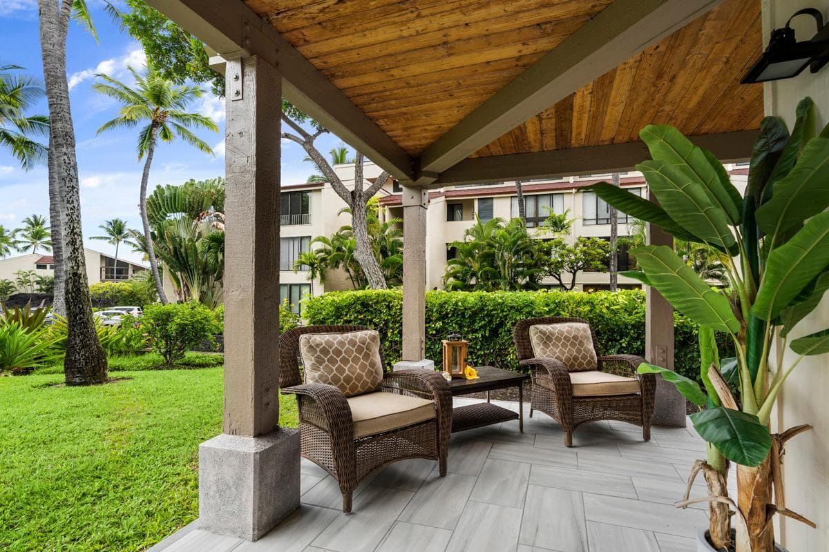 Condo in Kailua-Kona · ★5.0 · 2 bedrooms · 2 beds · 2 baths - Photo 3