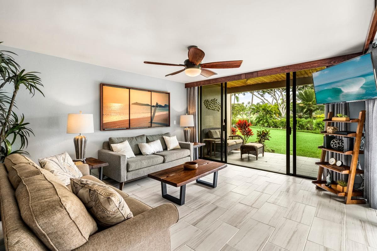 Condo in Kailua-Kona · ★5.0 · 2 bedrooms · 2 beds · 2 baths - Photo 2