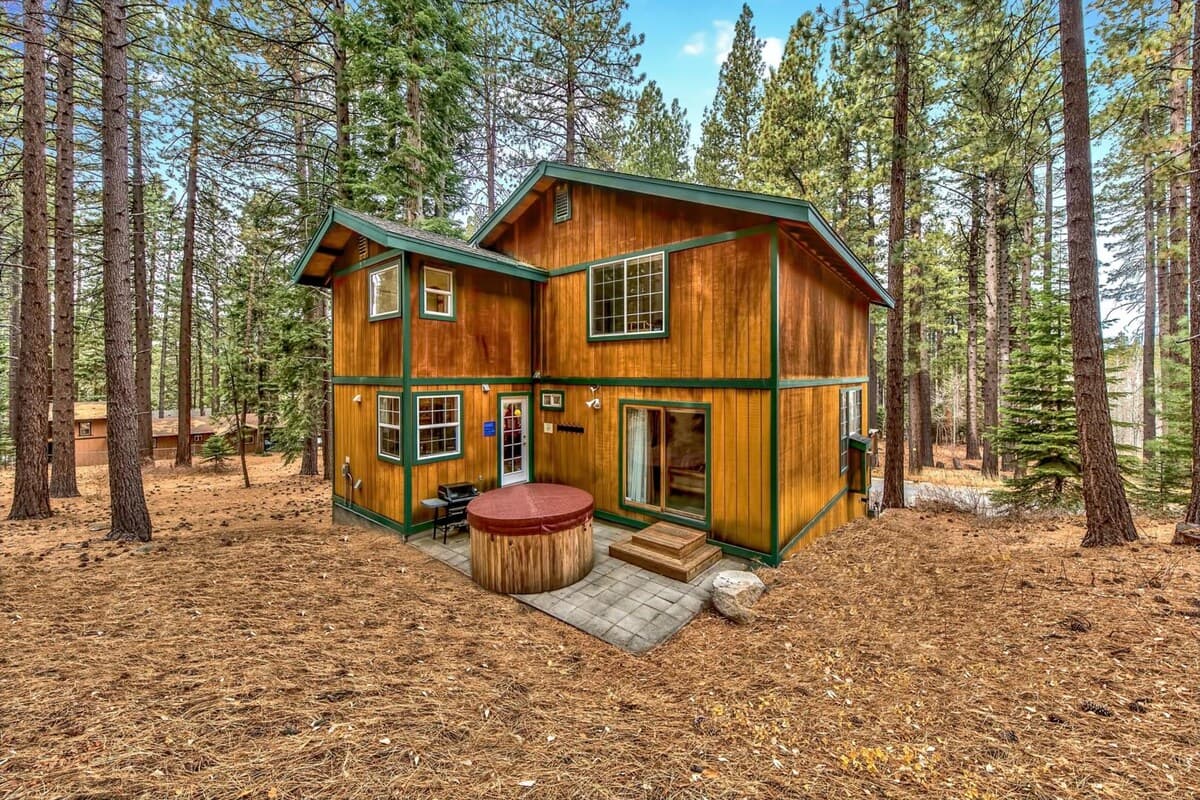 Quiet Forest Home, Hot Tub, Walk to Heavenly Lodge - Photo 4