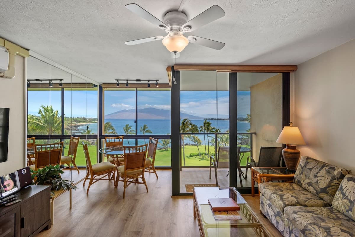 Condo in Kihei · ★4.73 · 1 bedroom · 2 beds · 1 bath - Photo 2