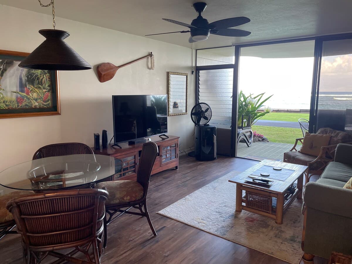 Condo in Lahaina · ★4.93 · 1 bedroom · 3 beds · 1 private bath - Photo 2