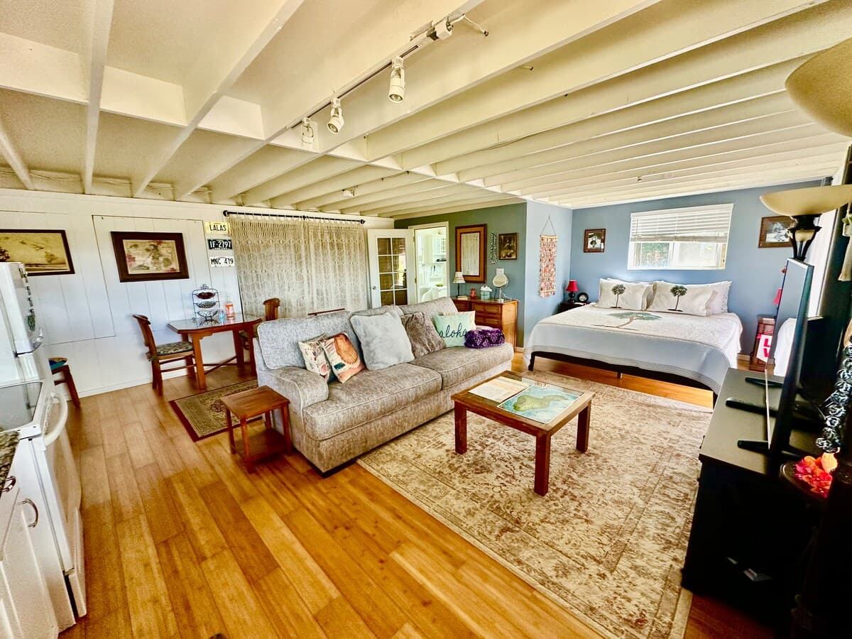 Spectacular Ocean Views • Private Studio• King Bed - Photo 3