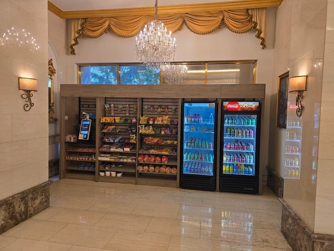 Affordable Luxury in Waikiki - Photo 2