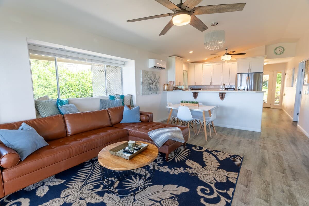 Home in Kailua-Kona · ★4.97 · 2 bedrooms · 2 beds · 1.5 baths - Photo 3