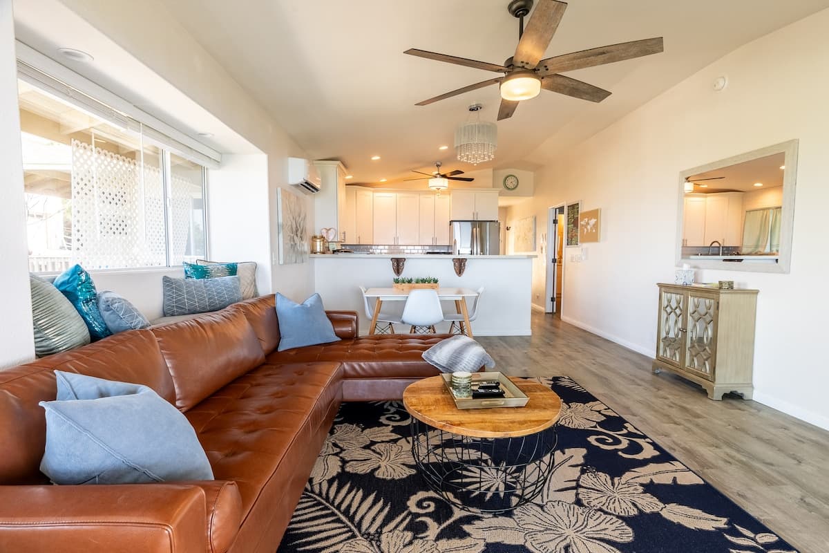 Home in Kailua-Kona · ★4.97 · 2 bedrooms · 2 beds · 1.5 baths - Photo 4