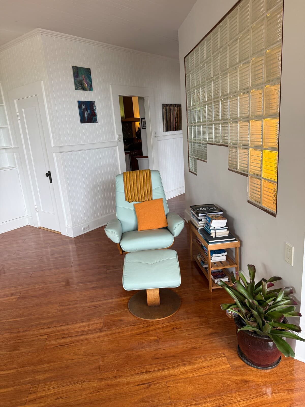 Home in Hilo · ★4.82 · 2 bedrooms · 2 beds · 1 bath - Photo 3