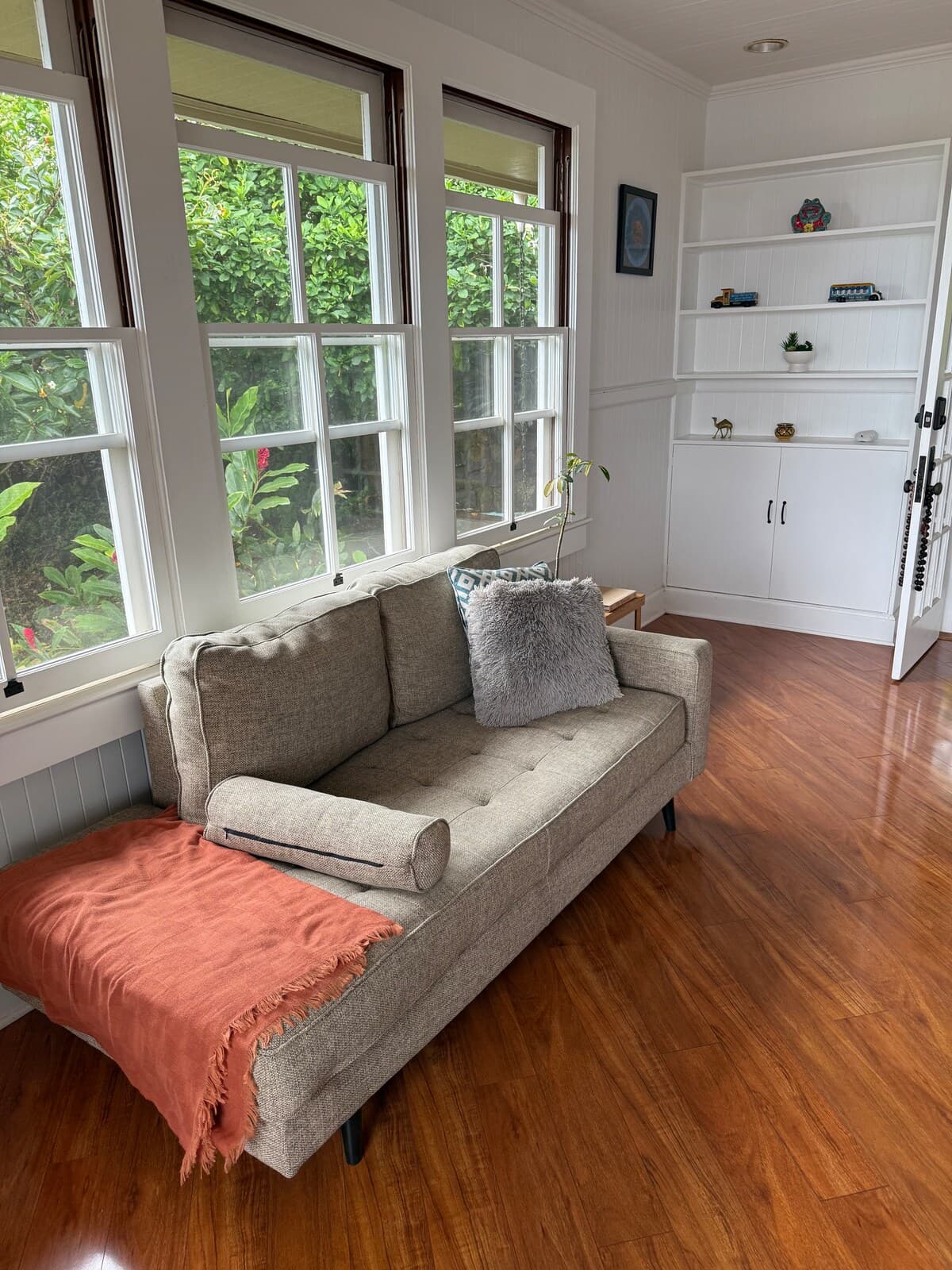 Home in Hilo · ★4.82 · 2 bedrooms · 2 beds · 1 bath - Photo 5