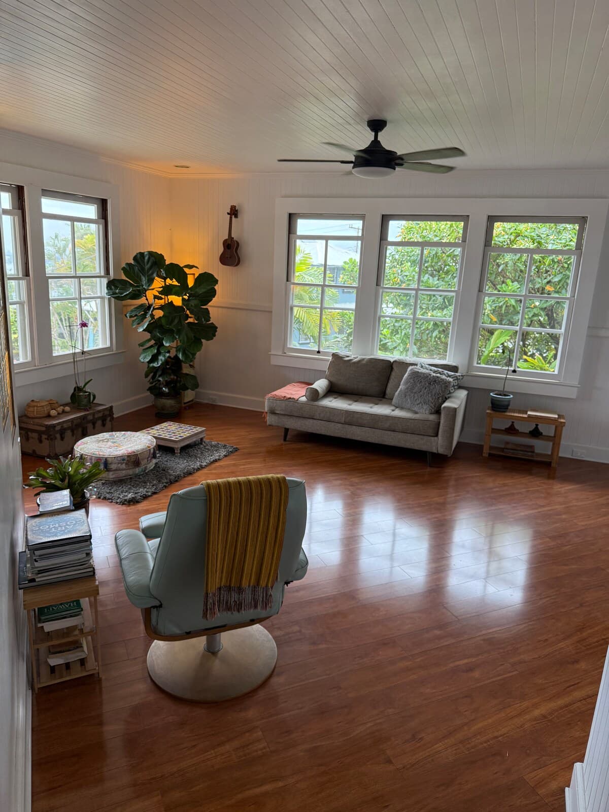Home in Hilo · ★4.82 · 2 bedrooms · 2 beds · 1 bath - Photo 2