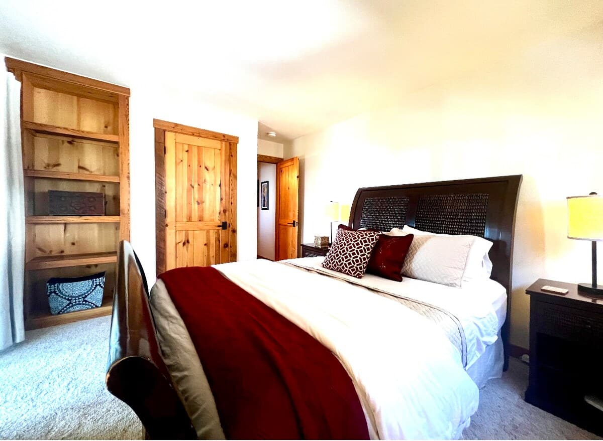 Home in Incline Village · ★5.0 · 5 bedrooms · 6 beds · 4 private baths - Photo 1