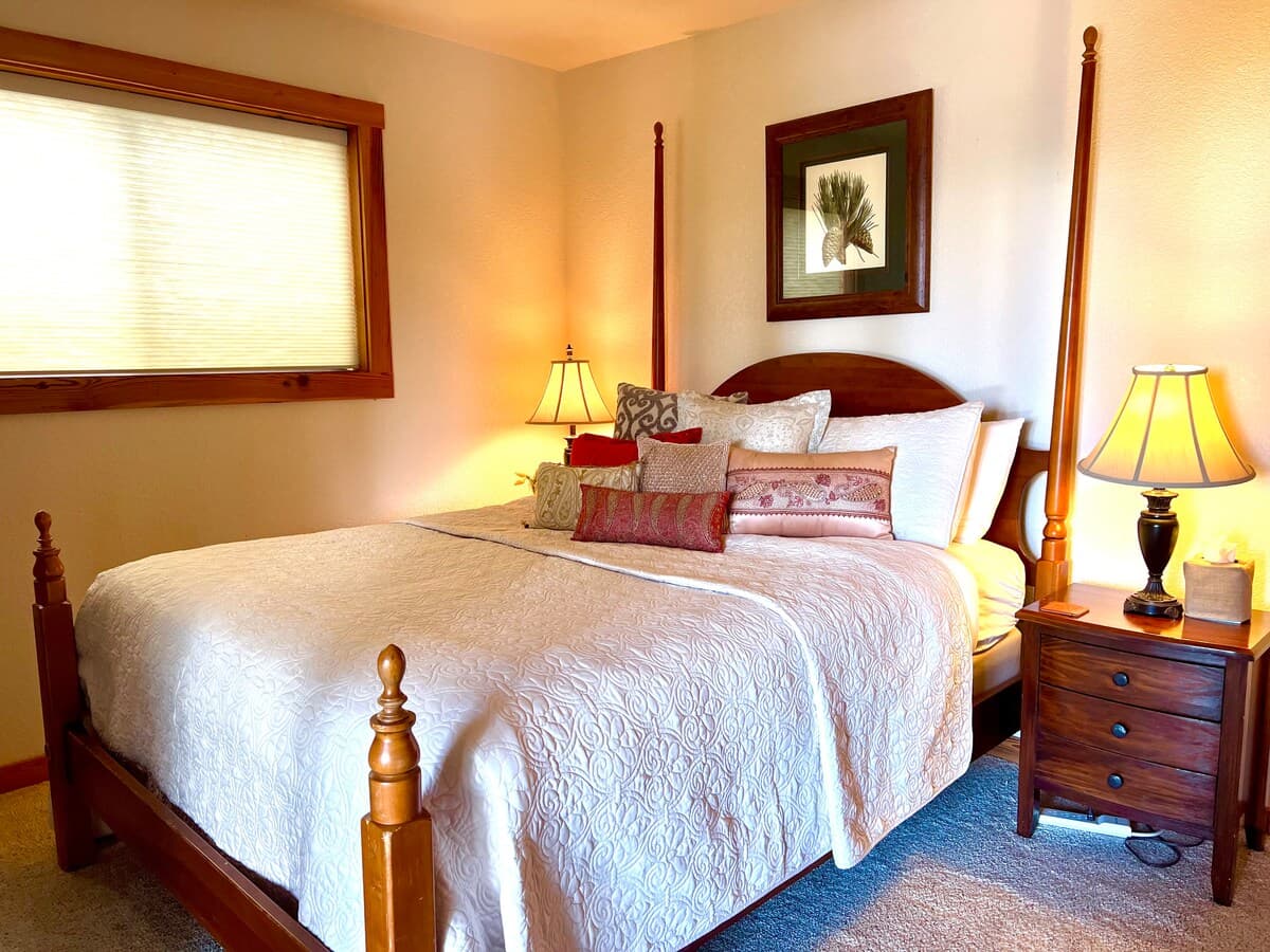 Home in Incline Village · ★5.0 · 5 bedrooms · 6 beds · 4 private baths - Photo 2