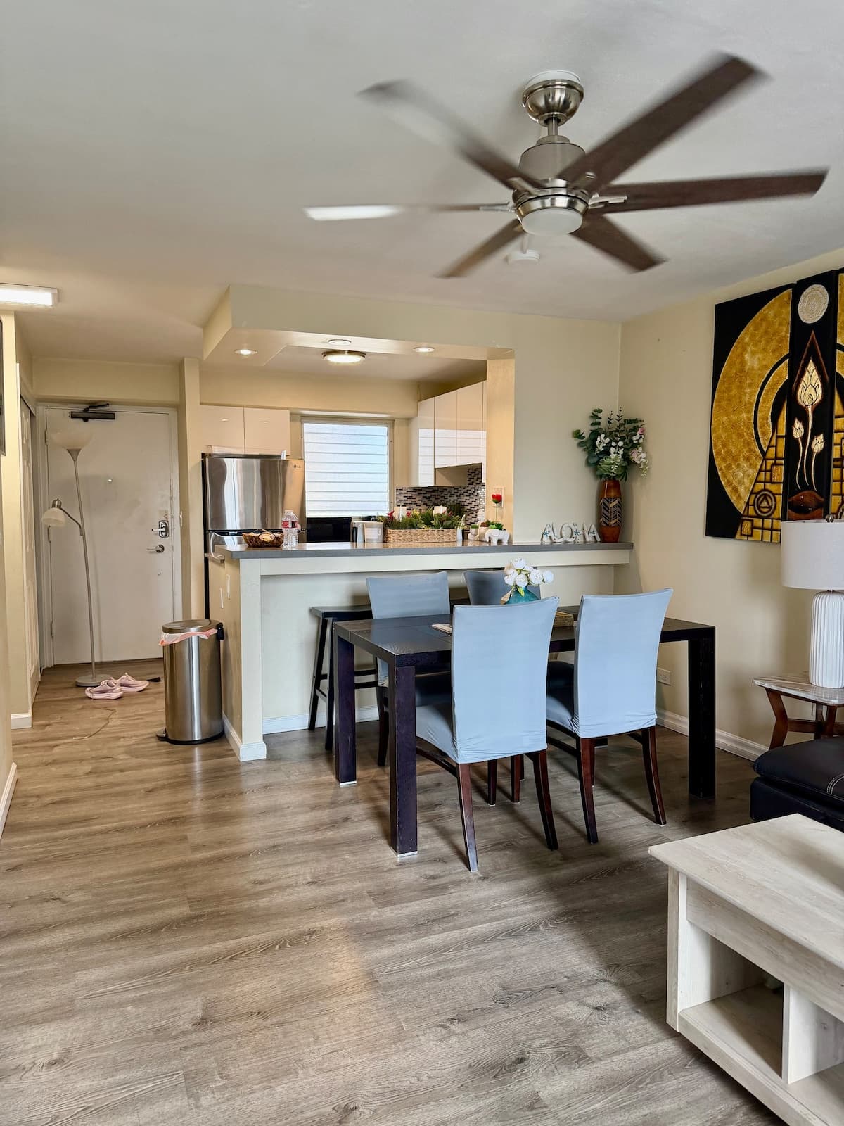 Condo in Honolulu · ★4.61 · 2 bedrooms · 4 beds · 1 private bath - Photo 4