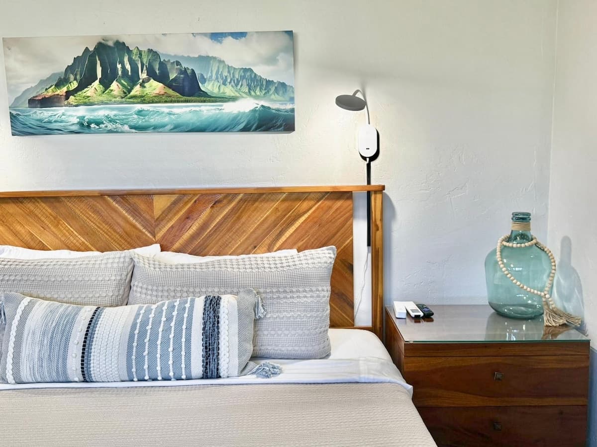 Condo in Princeville · ★4.85 · 1 bedroom · 2 beds · 1 private bath - Photo 1