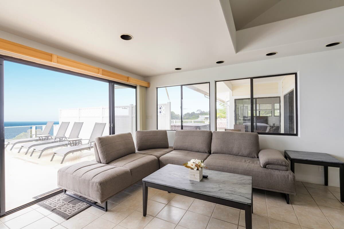 Oceanview High End Luxury Villa with Pool & Spa - Photo 3