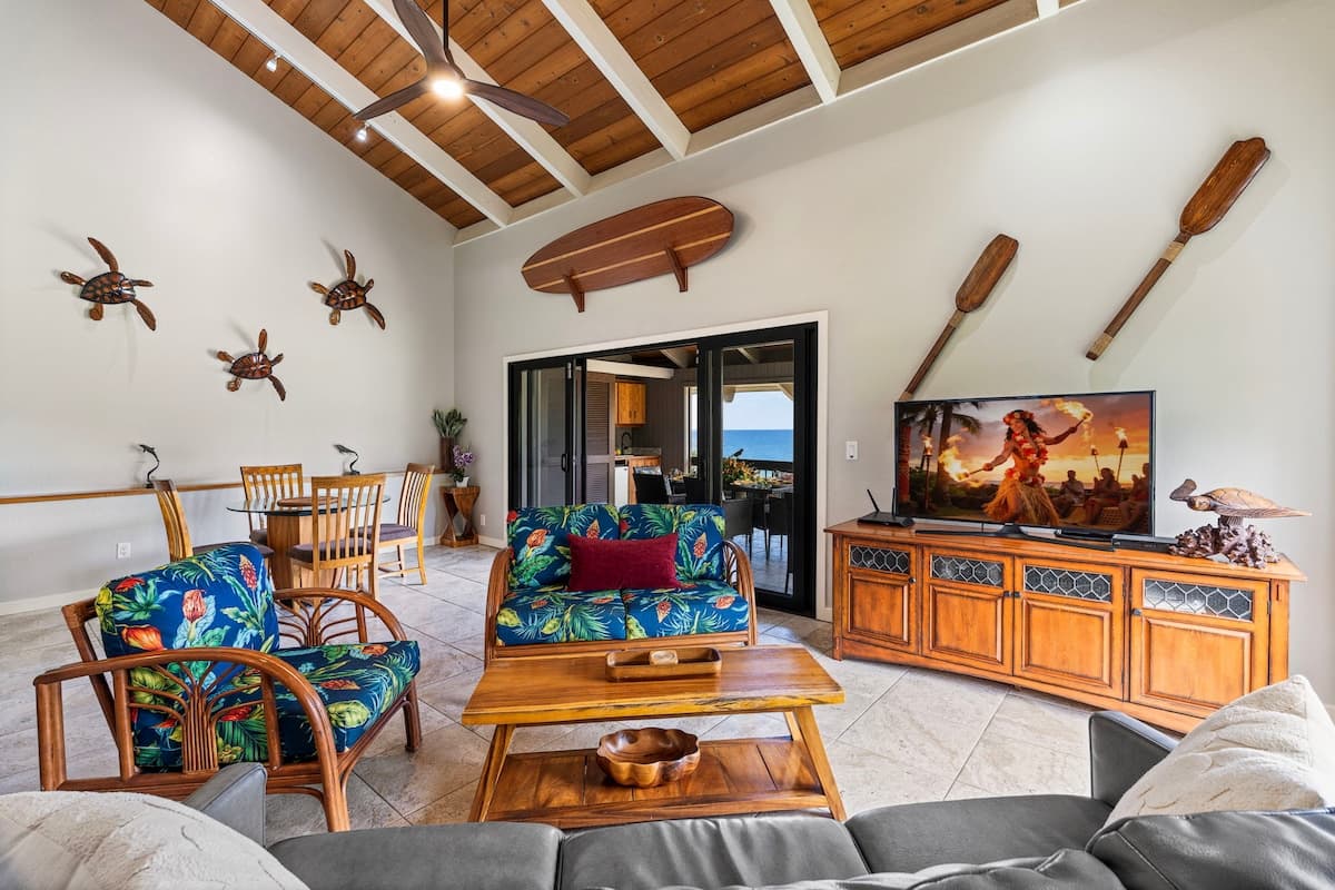 Condo in Kailua-Kona · ★4.82 · 3 bedrooms · 4 beds · 2 baths - Photo 2