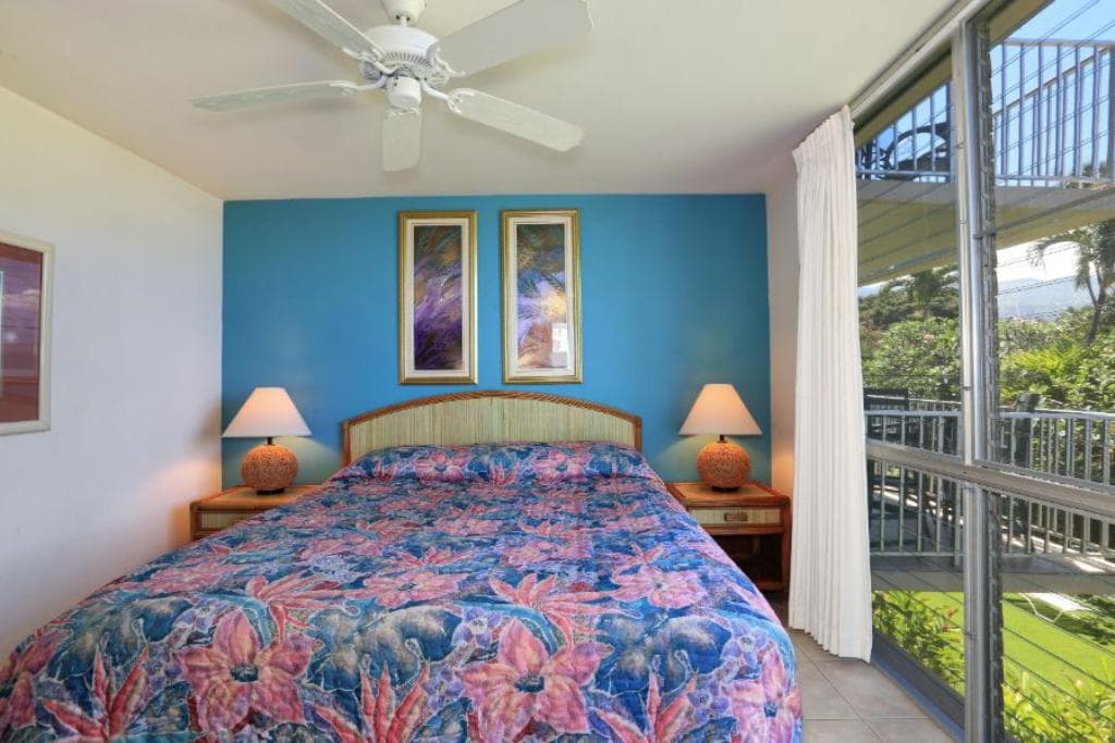 Condo in Kihei · ★4.57 · 2 bedrooms · 3 beds · 2 baths - Photo 4